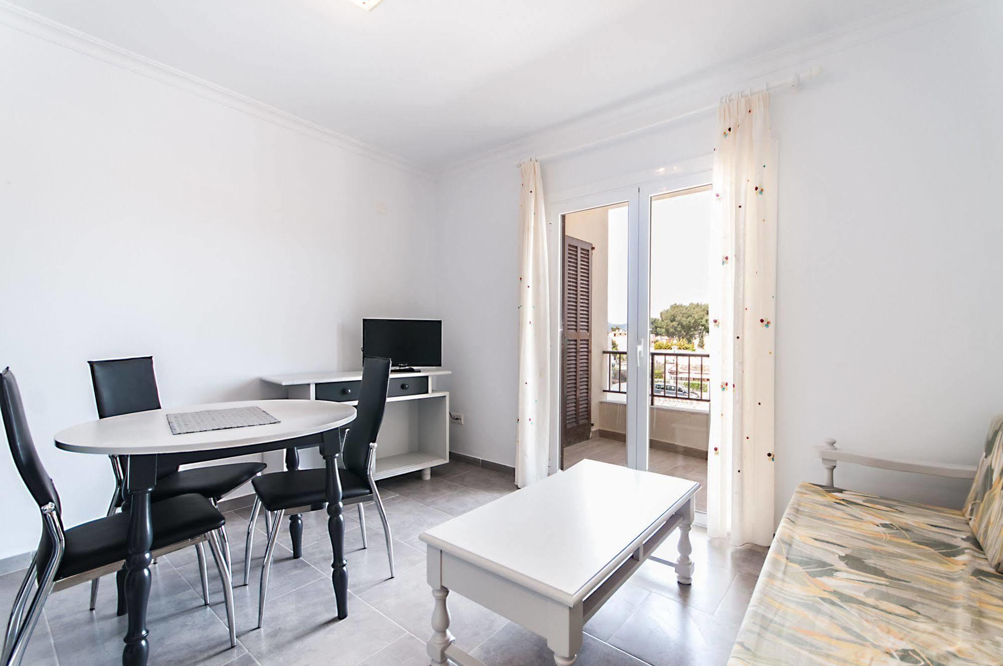 Alcudia Apartments 阿尔库迪亚港 外观 照片